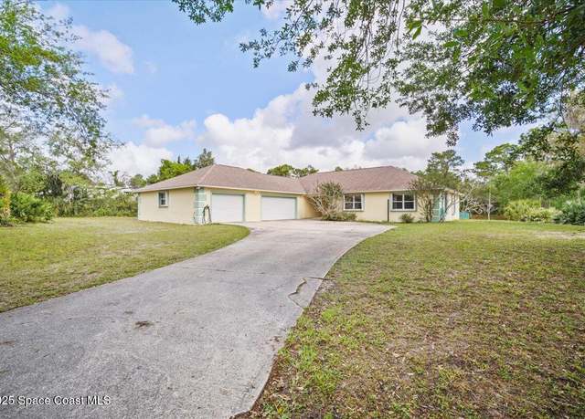 Property at 4220 Robins Hill Ct, Mims, FL 32754, 3 beds, 3 baths