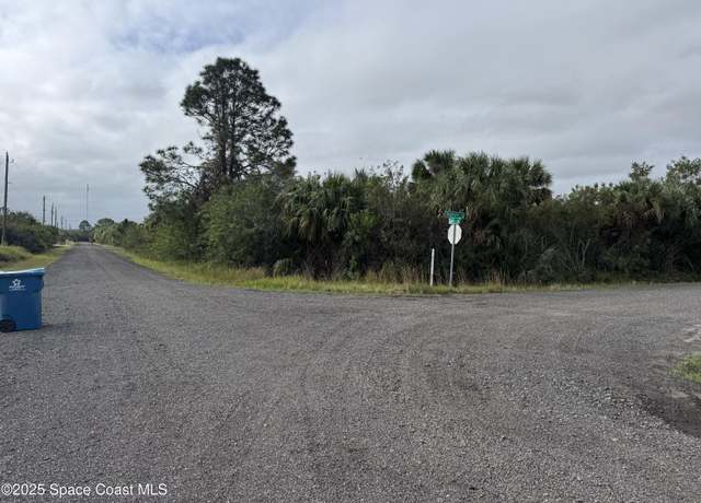 Property at 600 Yardley St SW, Palm Bay, FL 32908