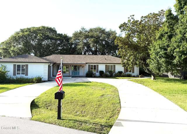Property at 647 Doral Ln, Melbourne, FL 32940, 4 beds, 3.5 baths