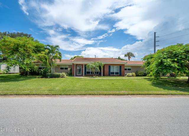 Property at 645 Oak Ridge Dr, Indialantic, FL 32903, 4 beds, 3 baths