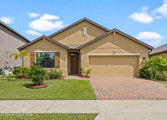 Property at 637 Old Country Rd SE, Palm Bay, FL 32909, 4 beds, 2 baths