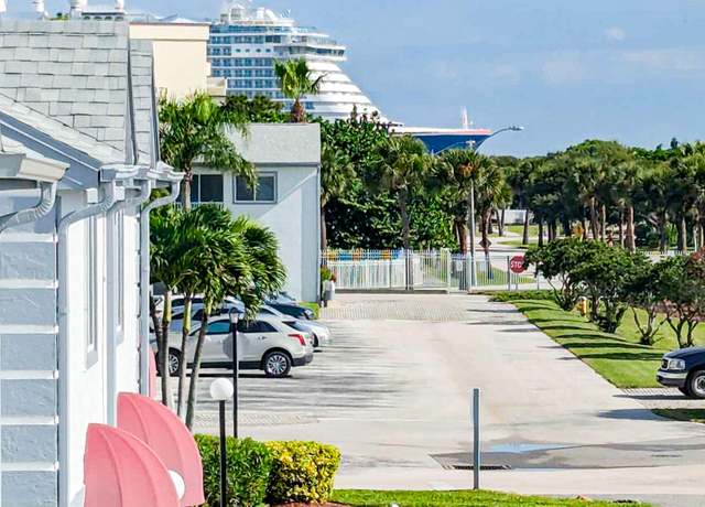 Property at 646 Beach Park Ln Unit V276, Cape Canaveral, FL 32920, 1 bed, 1 bath