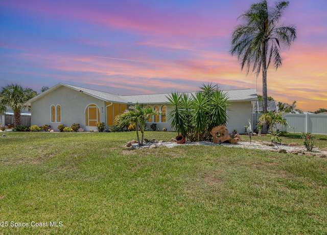 Property at 913 Coquina St SE, Palm Bay, FL 32909, 3 beds, 2 baths
