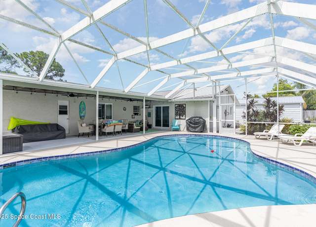 Property at 913 Coquina St SE, Palm Bay, FL 32909, 3 beds, 2 baths