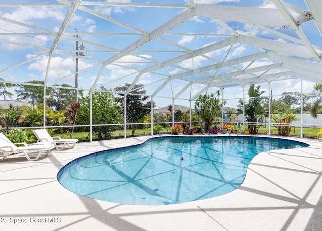 Property at 913 Coquina St SE, Palm Bay, FL 32909, 3 beds, 2 baths