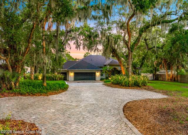 Property at 229 E Melbourne Ave, Melbourne, FL 32901, 4 beds, 3 baths