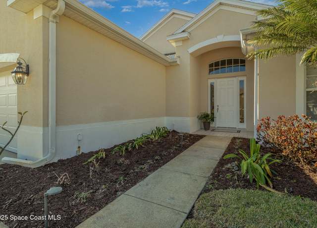 Property at 5334 Creekwood Dr, Melbourne, FL 32940, 3 beds, 3 baths