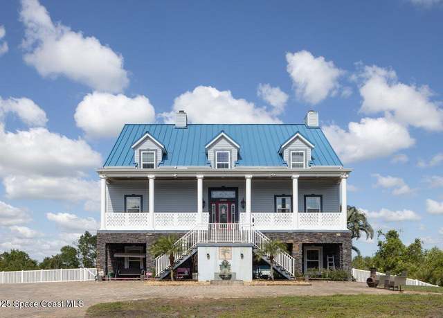 Property at 3824 Luxury Ln, Titusville, FL 32796, 5 beds, 4.5 baths
