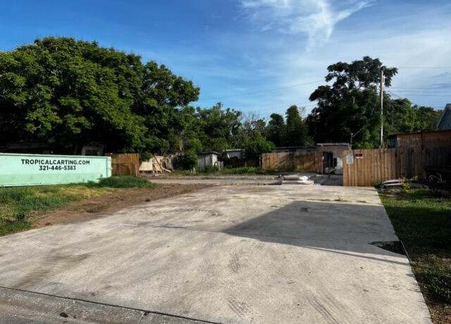 Property at 415 Seahorse Ln, Cocoa, FL 32927