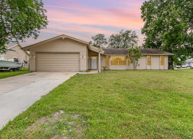 Property at 798 Pampas St NW, Palm Bay, FL 32907, 3 beds, 2 baths