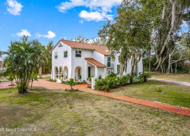 Property at 121 Circle Dr, Cocoa, FL 32922, 3 beds, 2.5 baths