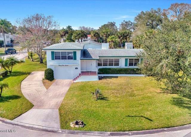 Property at 2316 Saint Andrews Cir, Melbourne, FL 32901, 3 beds, 2 baths