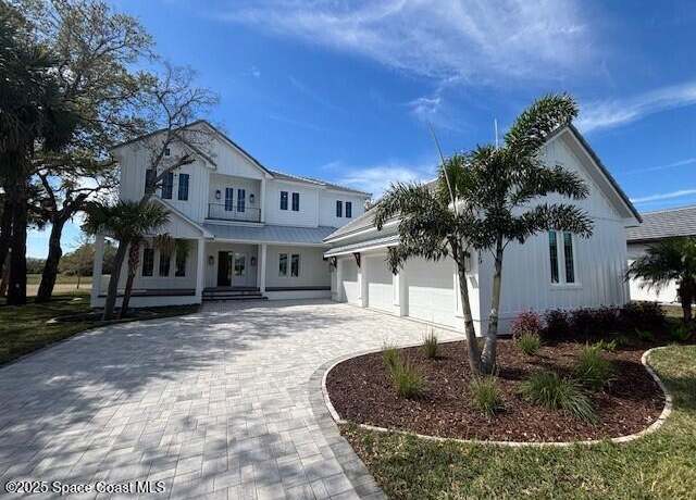 Property at 1715 Gracewood Dr, Melbourne, FL 32940, 5 beds, 4.5 baths