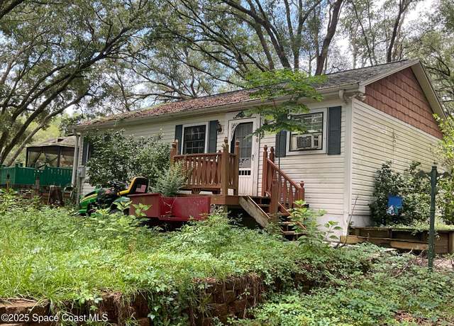 Property at 240 SE 165th Court Rd, Silver Springs, FL 34488, 2 beds, 1.5 baths
