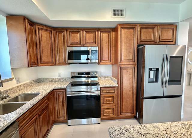 Property at 735 Pilot Ln #814, Merritt Island, FL 32952, 3 beds, 3.5 baths
