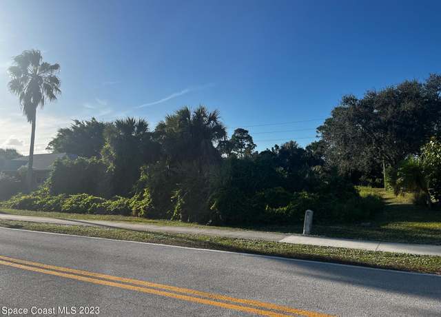 Property at 144 Main St, Sebastian, FL 32958