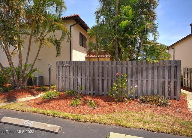 Property at 3237 Sea Oats Cir, Melbourne Beach, FL 32951, 2 beds, 1.5 baths
