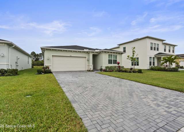 Property at 636 Veridian Cir NW, Palm Bay, FL 32907, 3 beds, 2 baths