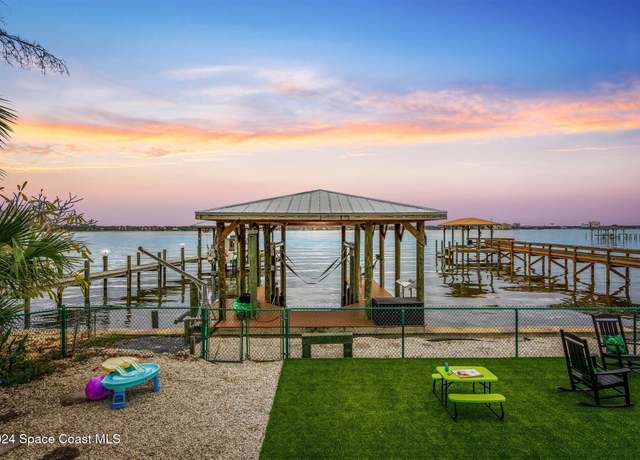 Property at 801 Grandview Dr, Merritt Island, FL 32952, 4 beds, 3.5 baths