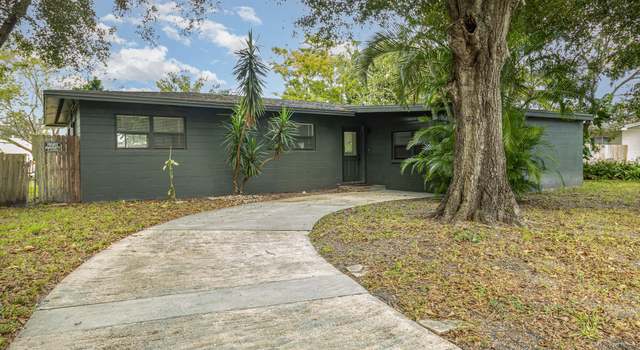 Photo of 820 Glenmore Cir, Melbourne, FL 32901