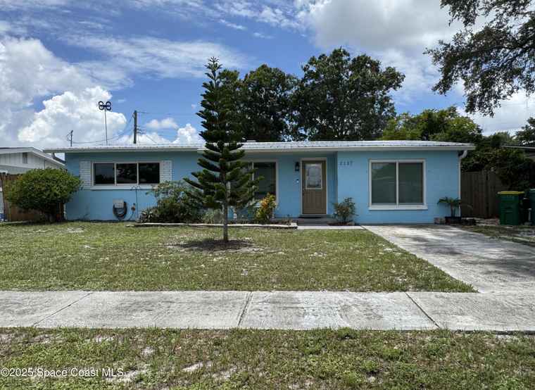 Photo of 2137 Laden Rd Melbourne, FL 32935