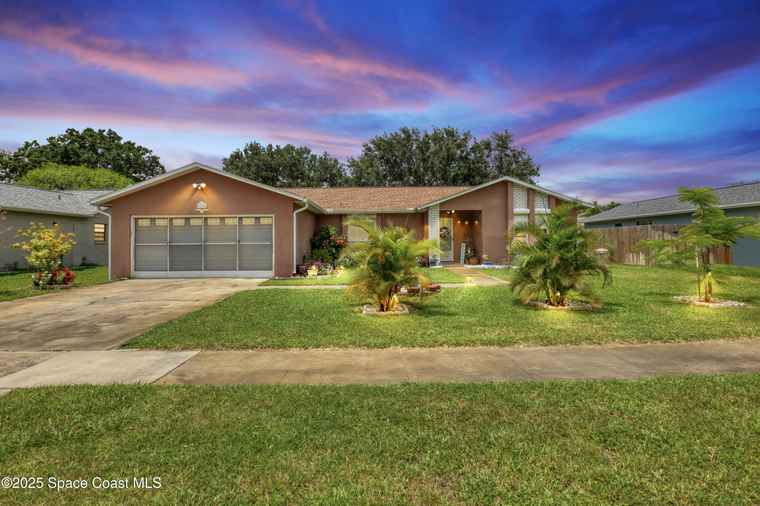 Photo of 178 Cinnamon Lake Cir Melbourne, FL 32901
