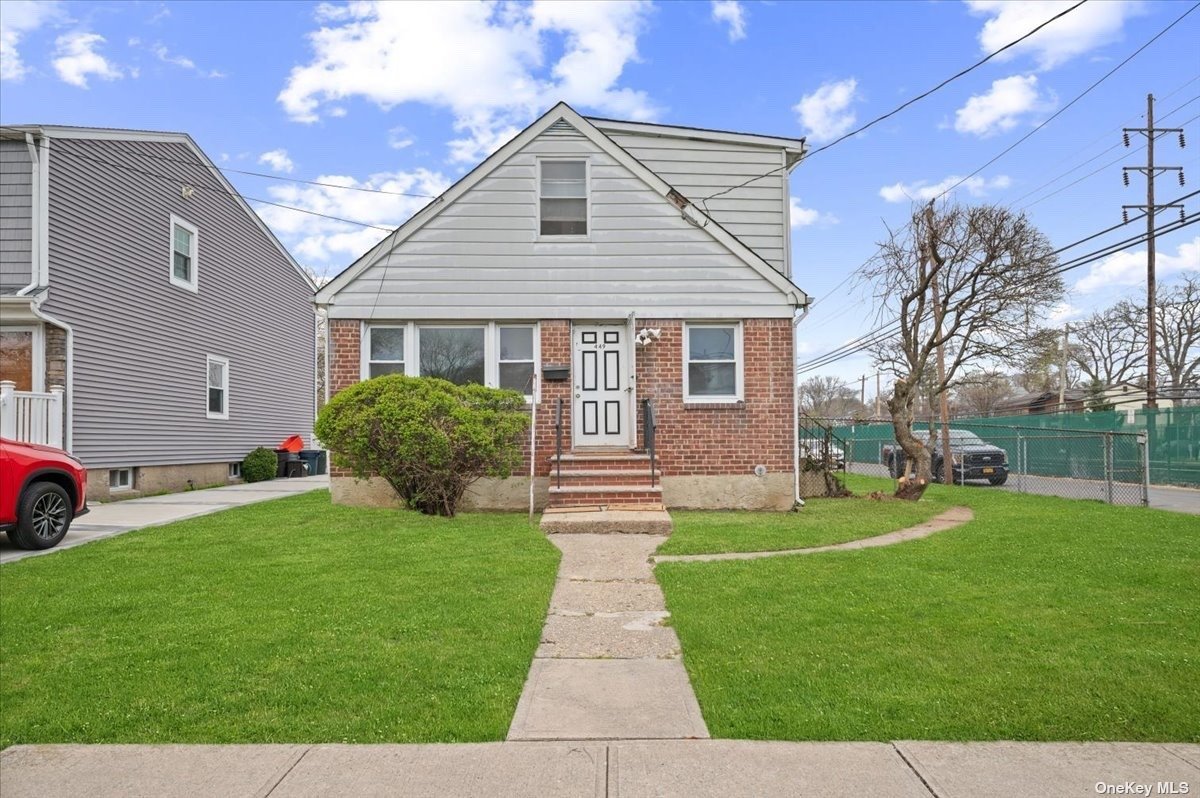 449 Bedell Ter, West Hempstead, NY 11552 | MLS# 3544008 | Redfin