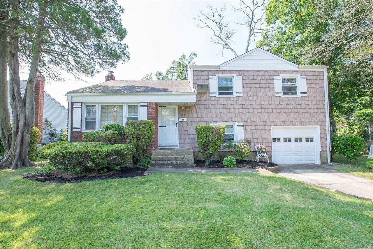 268 Lincoln Ave, Roosevelt, NY 11575 | MLS# 3145103 | Redfin