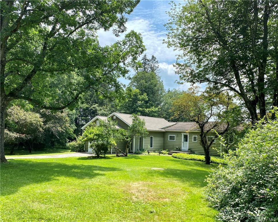 50 Mount Tom Rd, Pawling, NY 12564 | MLS# H6129106 | Redfin