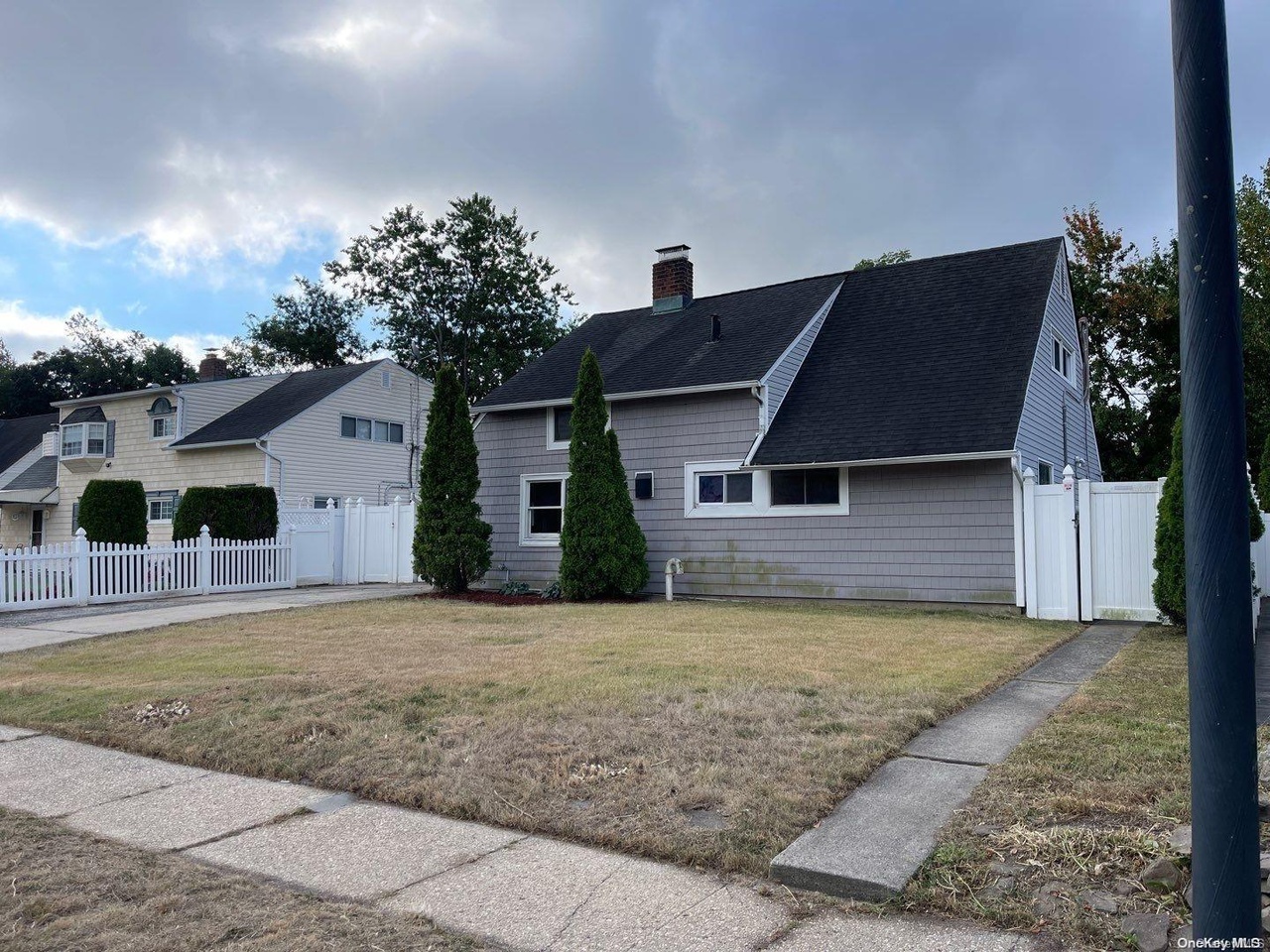 256 Willowood Dr, Wantagh, NY 11793