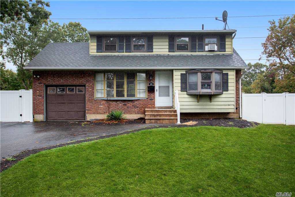 151 Avondale Dr, Centereach, NY 11720 | MLS# 3261178 | Redfin