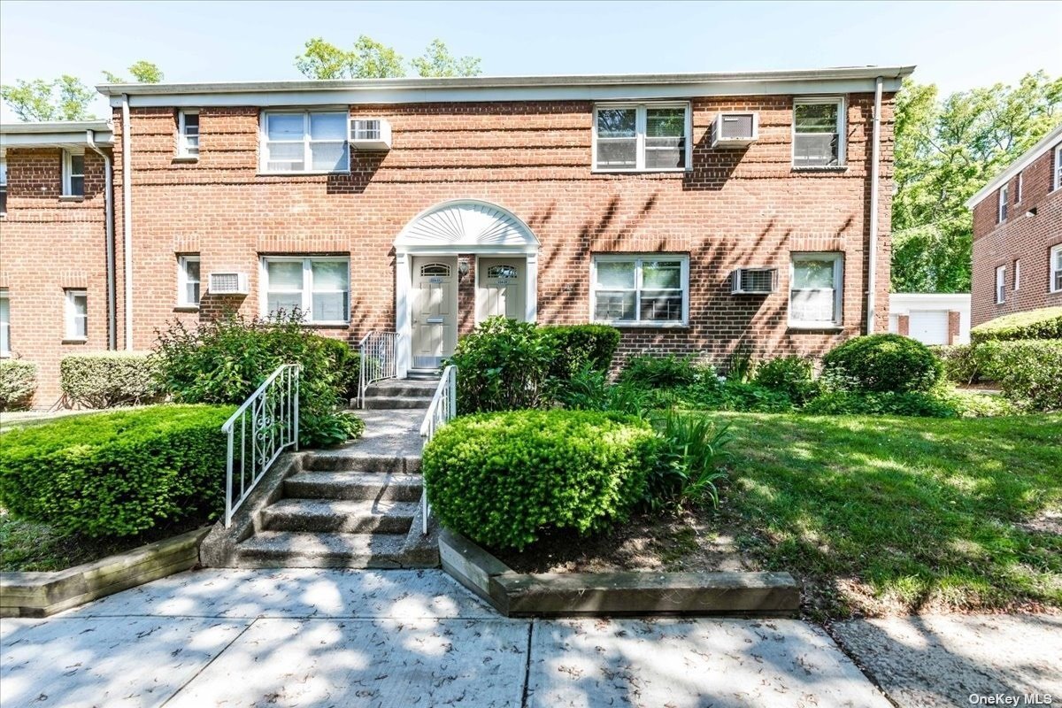 22425 Kingsbury Ave Unit B, Oakland Gardens, NY 11364 | MLS# 3317192 ...