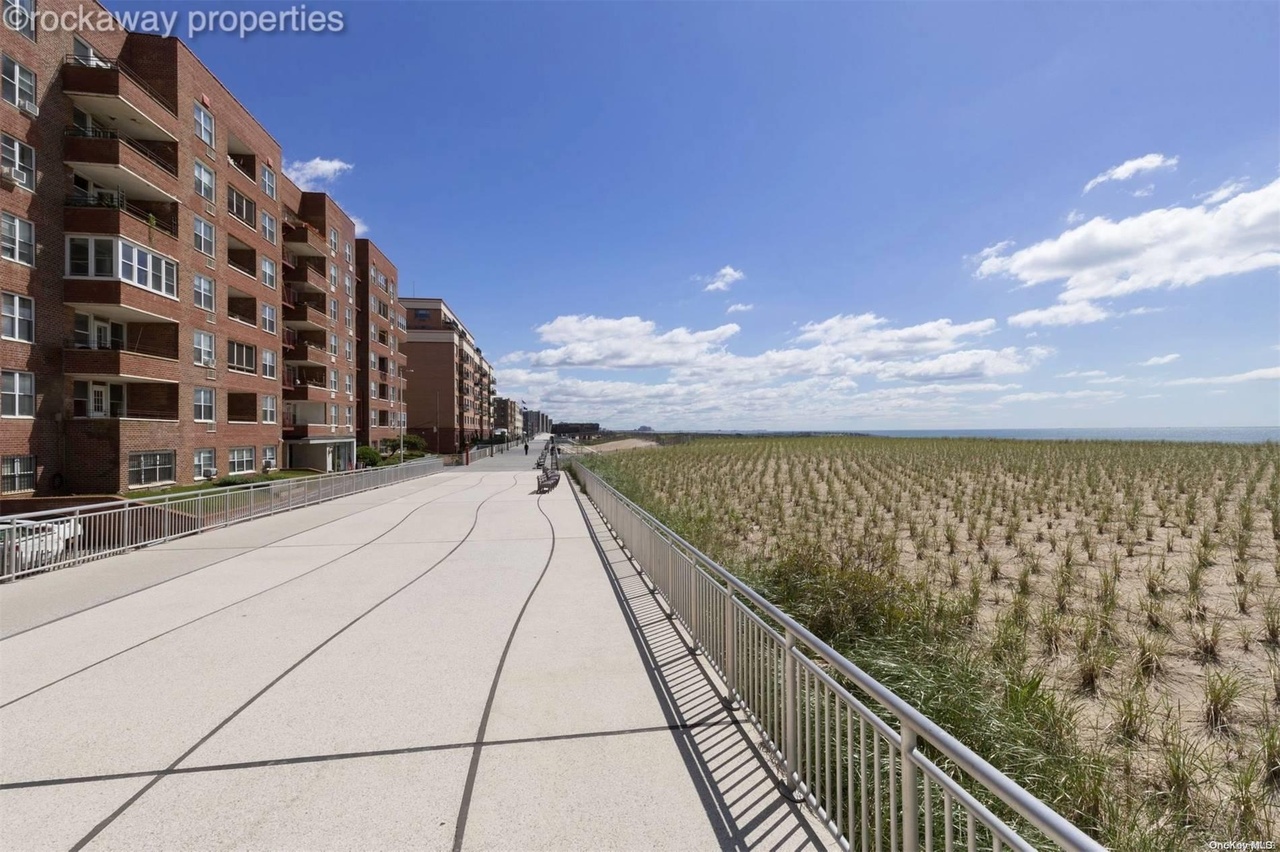 129 Beach 118th St Unit 2J, Rockaway Park, NY 11694