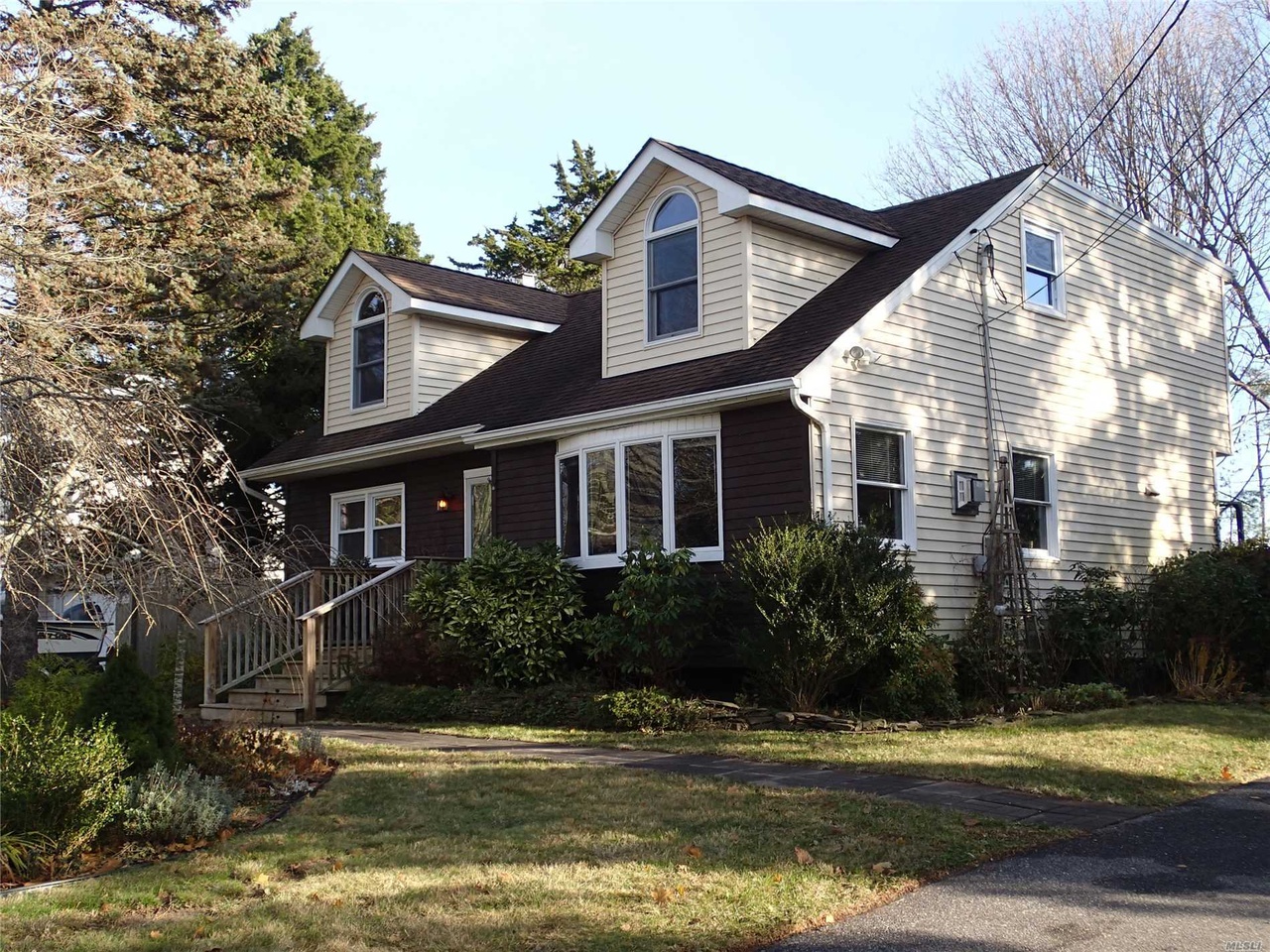 6 Sheffield Ln, East Moriches, NY 11940 MLS 3084604 Redfin
