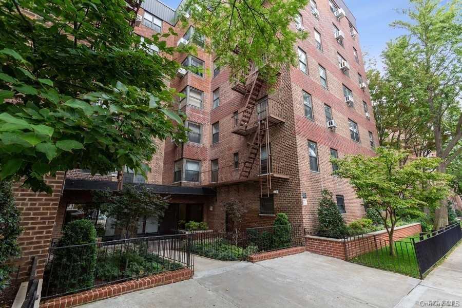 32-40 92nd St Unit B408, East Elmhurst, NY 11369