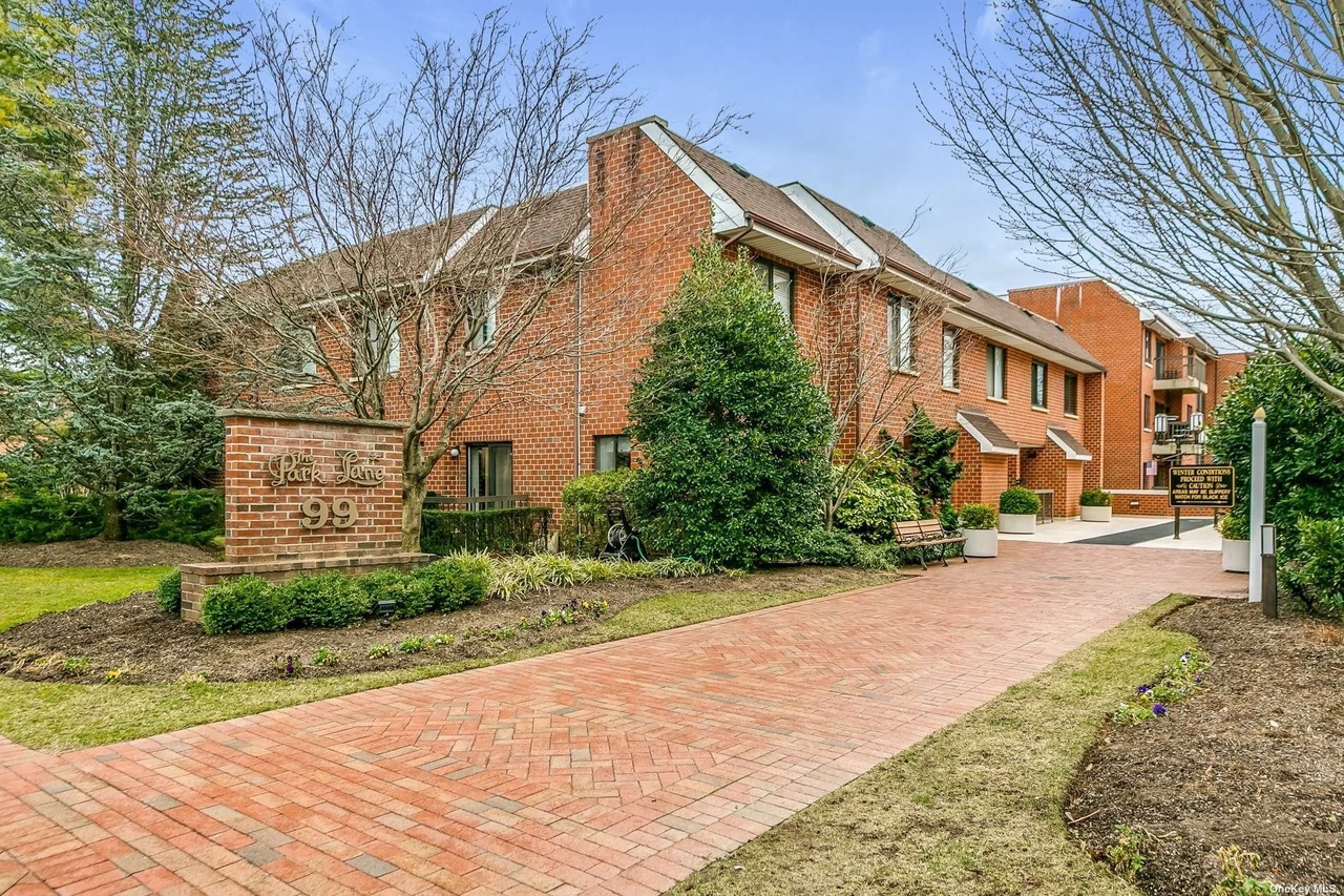 99 S Park Ave 105, Rockville Centre, NY 11570 MLS 3298719 Redfin