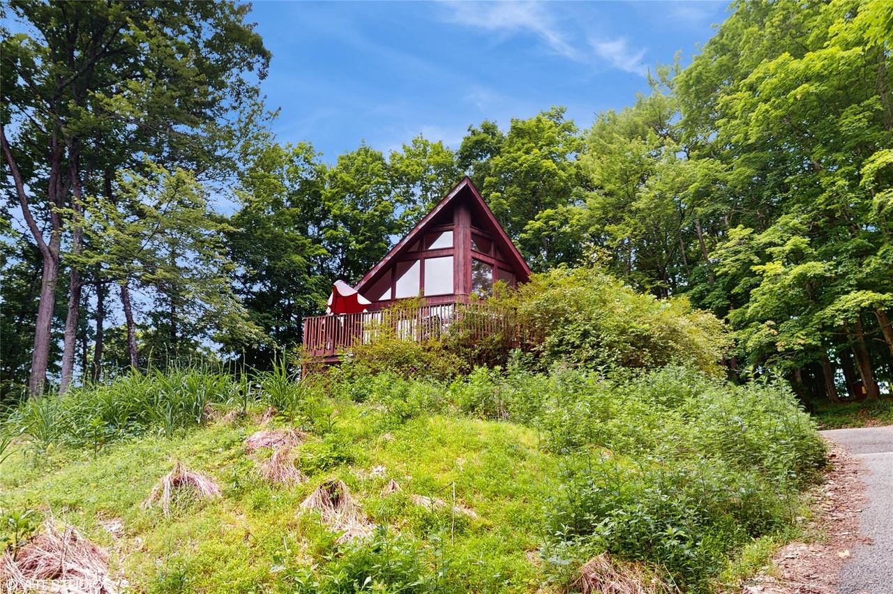 74 Brandy Ln - Photo 1 of 27 74 Brandy Ln