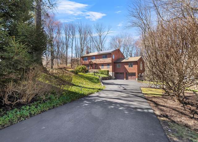 Property at 4 Teresa Ln, Cortlandt Manor, NY 10567, 4 beds, 3 baths