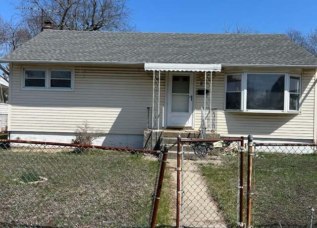 Property at 32 Penndale Dr, Amityville, NY 11701, 3 beds, 1 bath