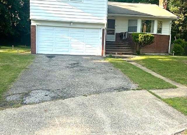 Property at 5 Estelle Rd, Poughkeepsie, NY 12601, 3 beds, 2.5 baths