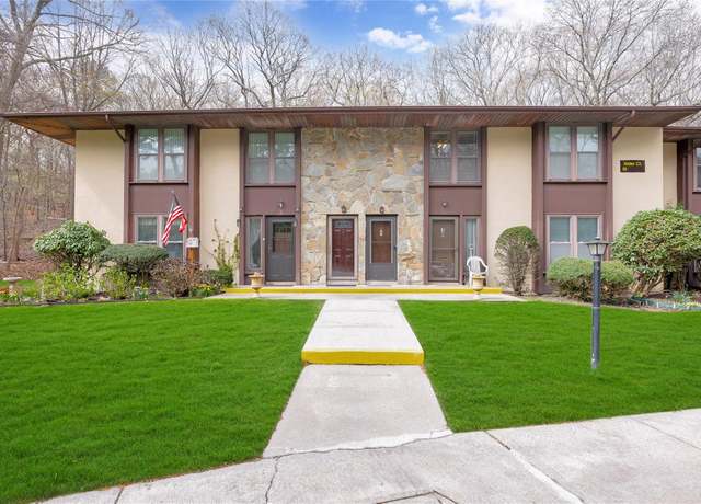 Property at 4 Alder Ct #4, Selden, NY 11784, 1 bed, 1 bath