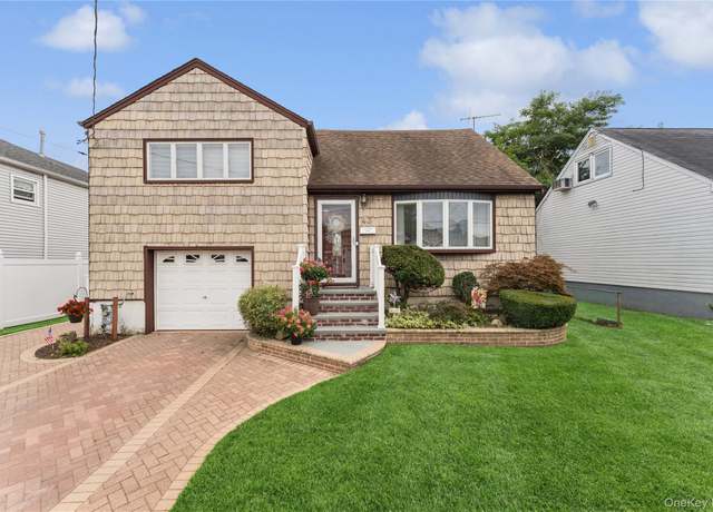 Property at 43 Layton St, Freeport, NY 11520, 3 beds, 2 baths