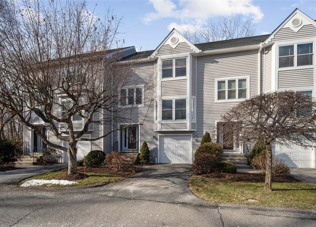 Property at 14 Guilford Cir, Goldens Bridge, NY 10526, 2 beds, 2.5 baths