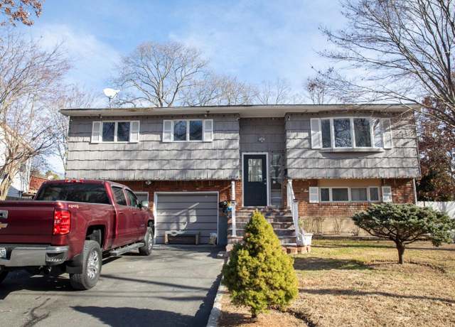 Property at 53 Winfield Ave, Brentwood, NY 11717, 6 beds, 3 baths