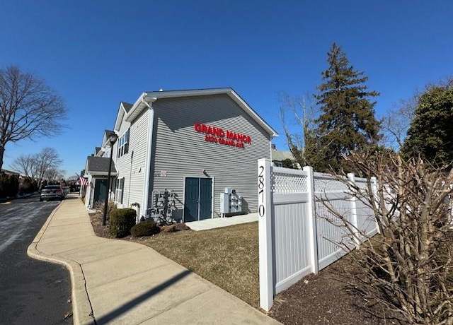 Property at 2870 Grand Ave #8, Baldwin, NY 11510, 2 beds, 1 bath