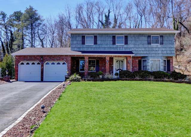 Property at 3 New Jersey Ct, Dix Hills, NY 11746, 4 beds, 2.5 baths