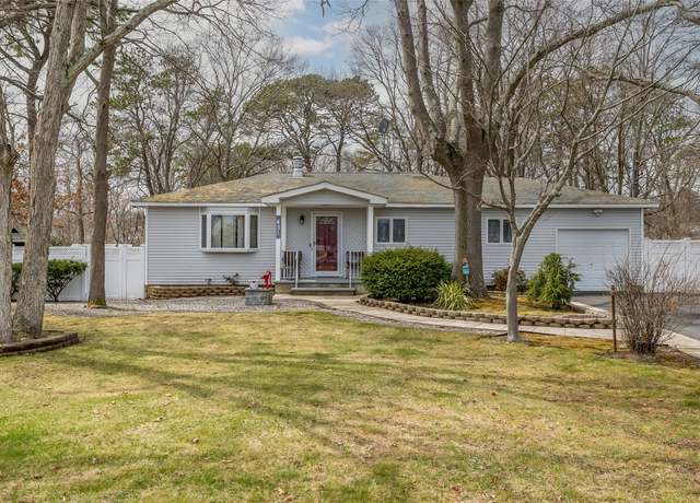 Property at 431 Grand Blvd, Brentwood, NY 11717, 3 beds, 2 baths
