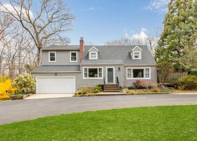Property at 69 Middleville Rd, Northport, NY 11768, 4 beds, 3.5 baths