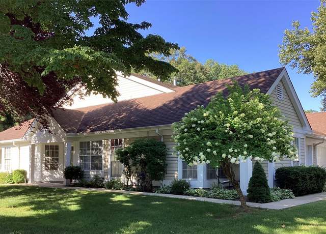 Property at 95 Glen Dr, Ridge, NY 11961, 2 beds, 2 baths