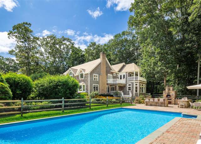 Property at 652 Noyack Path, Water Mill, NY 11976, 6 beds, 6 baths